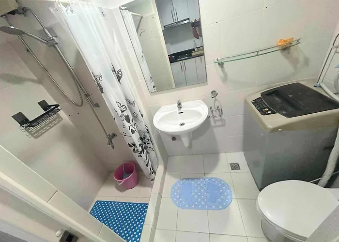 Sea Affordable Staycation * Manila